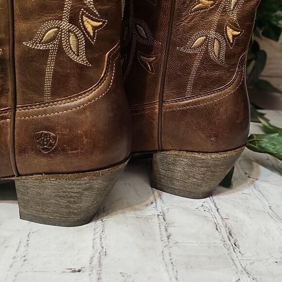 Ariat NWT Desert Holly Western Boots with Leaf Stitching 8.5 - Picture 5 of 15